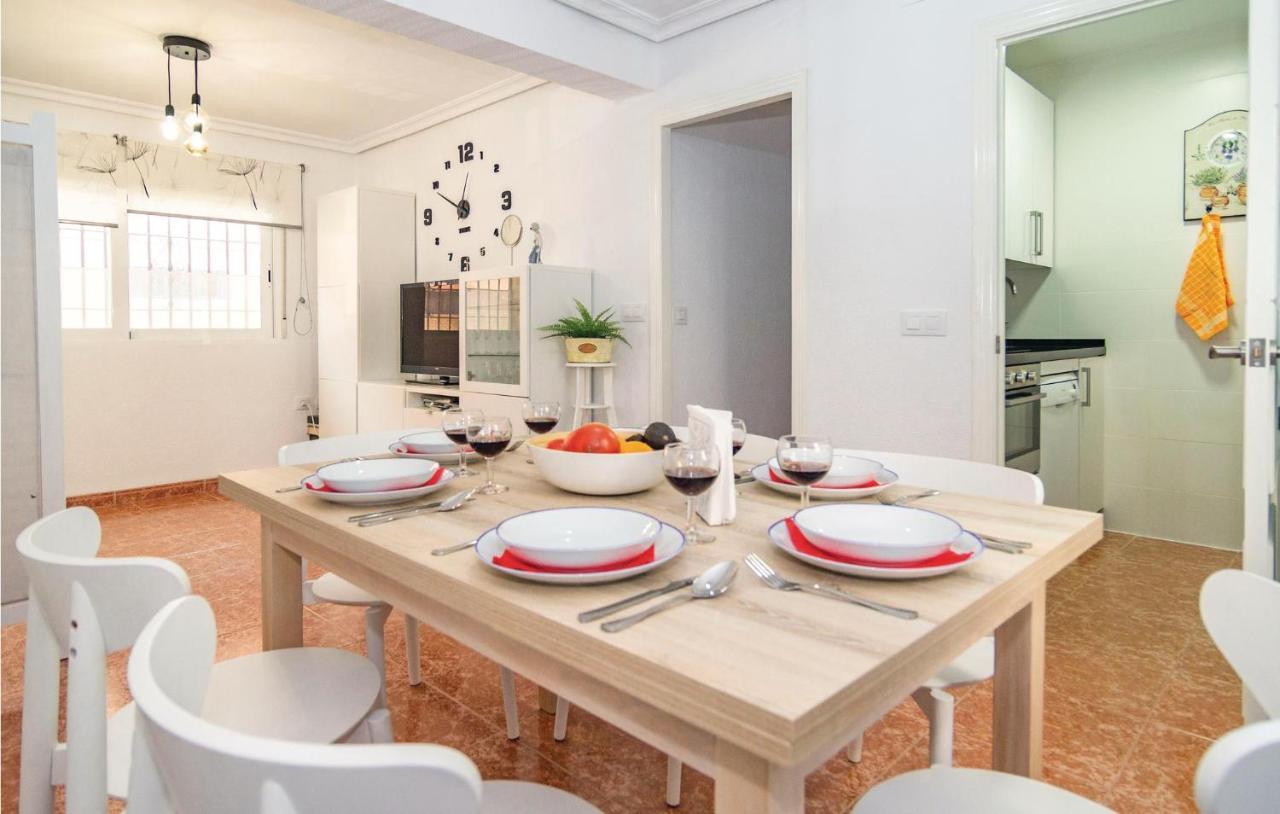 Stunning Apartment In Cordoba With Kitchen Екстериор снимка