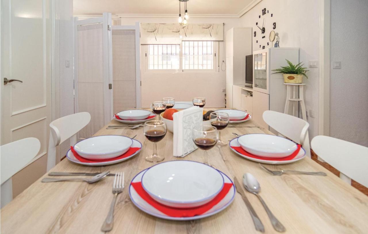 Stunning Apartment In Cordoba With Kitchen Екстериор снимка